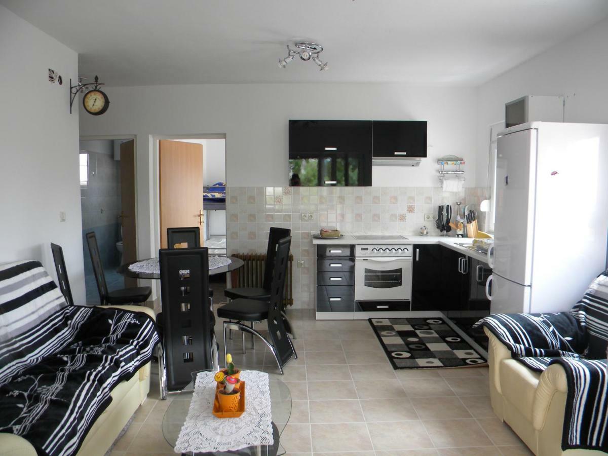 Debeljak Apartmani Livk מראה חיצוני תמונה