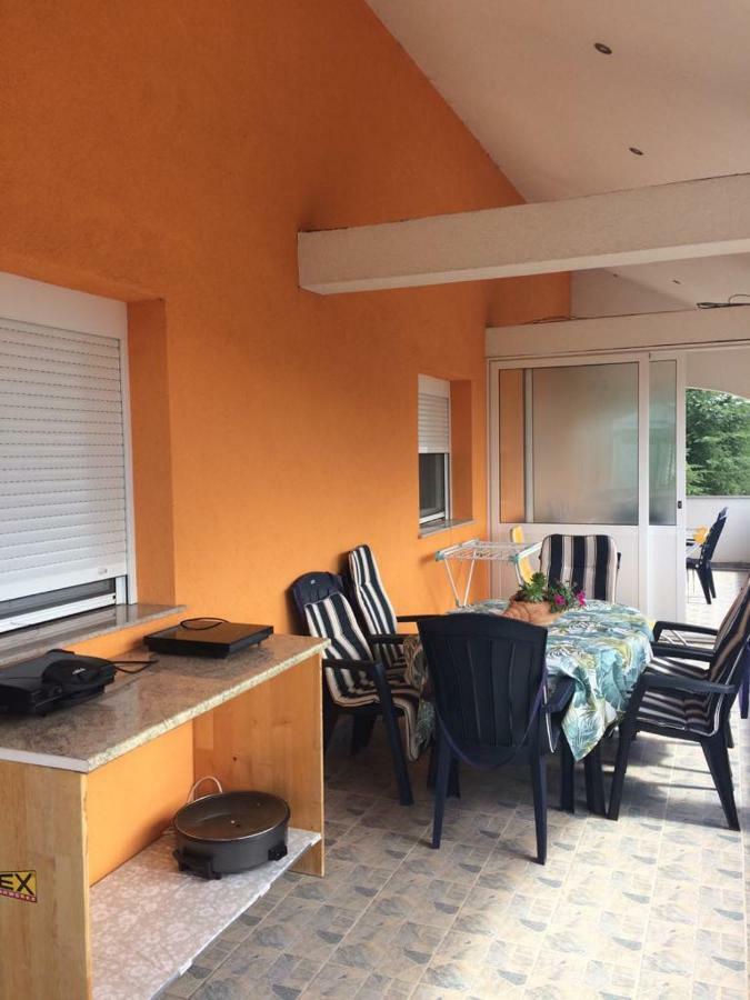 Debeljak Apartmani Livk מראה חיצוני תמונה
